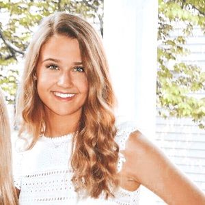 Meet your Posher, Adrienne